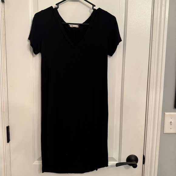 Classic Black V-Neck Dress - Picture 2 of 3